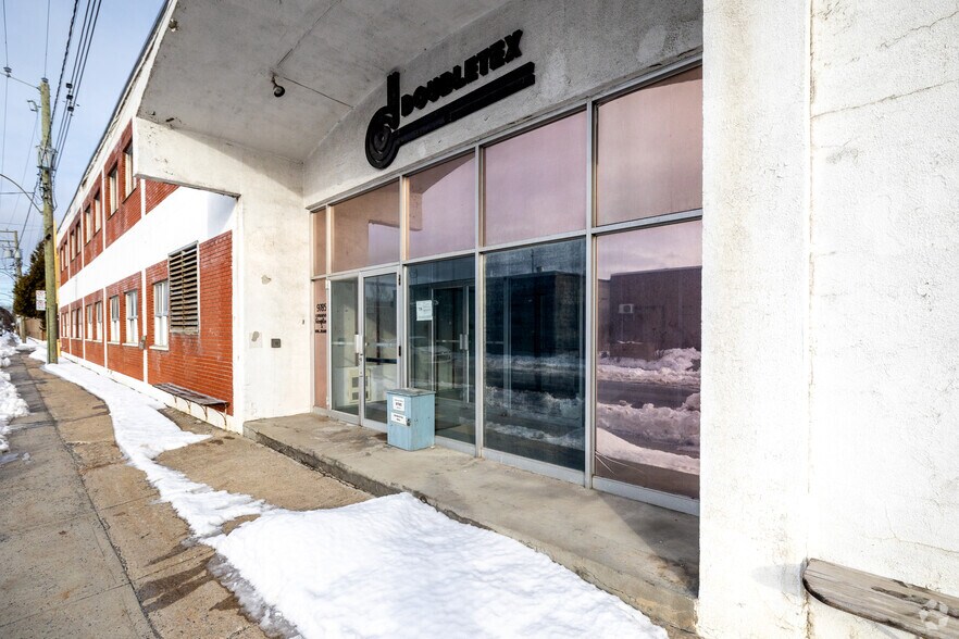 More Photos Of 9735 Rue Jeanne-Mance, Montréal Service For Sale