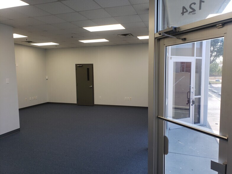 More Photos Of 3430 Alemeda St, Fort Worth Warehouse For Lease