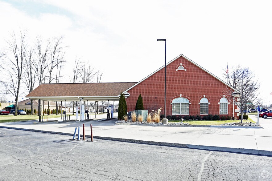 More Photos Of 13555 23 Mile Rd, Utica Bank For Sale