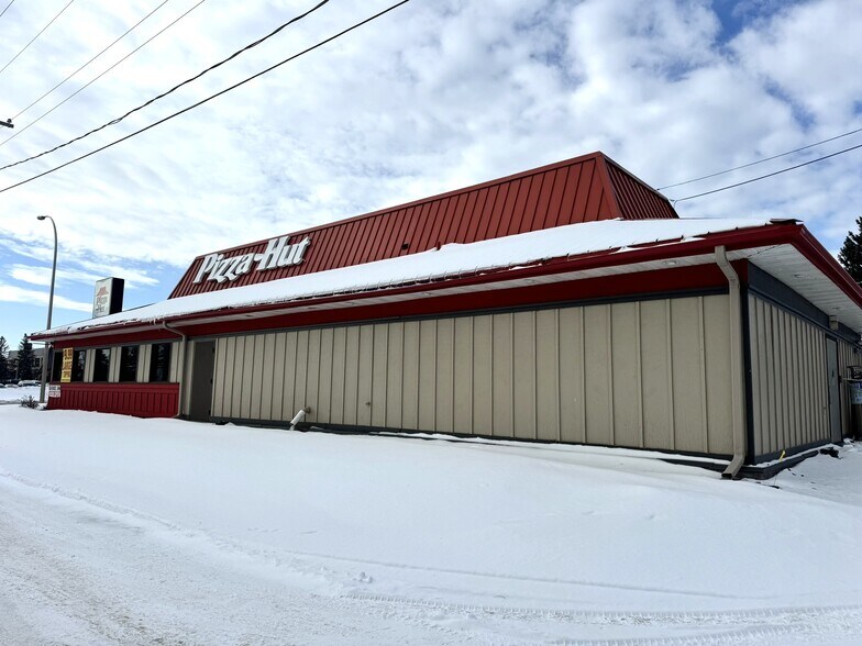 More Photos Of 109 1st St E, Park Rapids Storefront For Sale