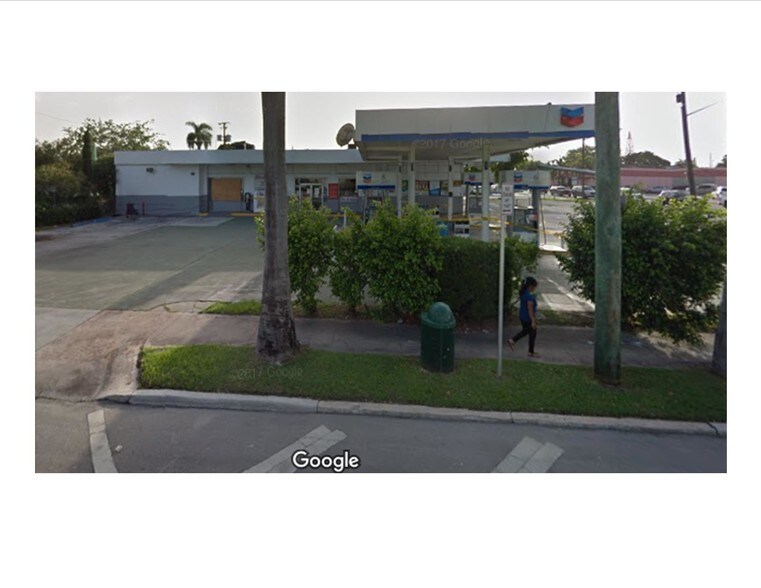 Primary Photo Of 770 N Krome Ave, Homestead Service Station For Sale