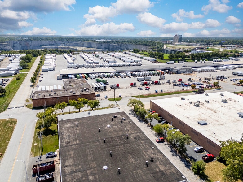 More Photos Of 17143 Westview Ave, Thornton Industrial For Sale