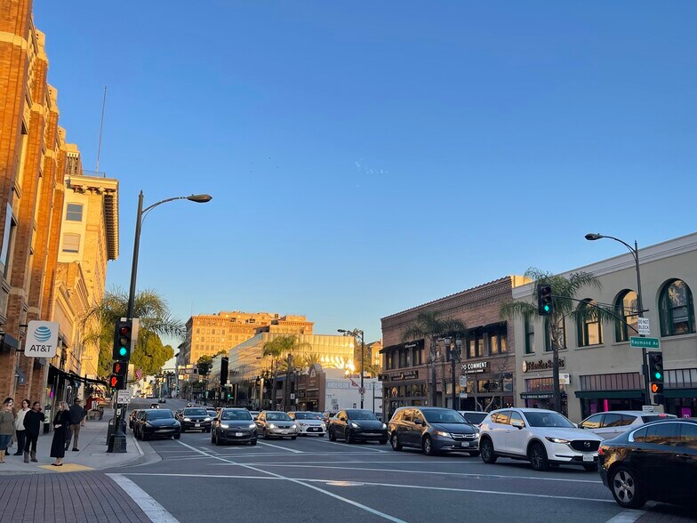 More Photos Of 43 E Colorado Blvd, Pasadena Restaurant For Sale