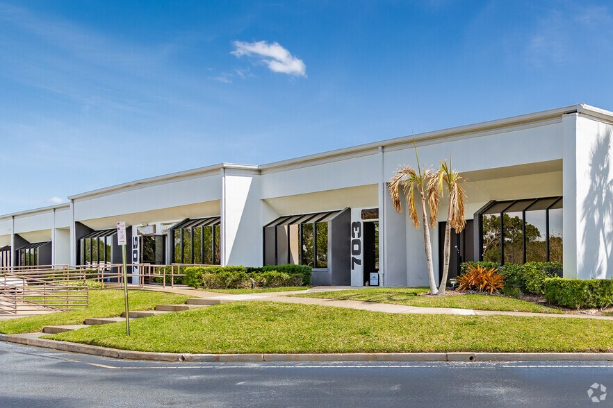 More Photos Of 6202 Benjamin Rd, Tampa Unknown For Lease