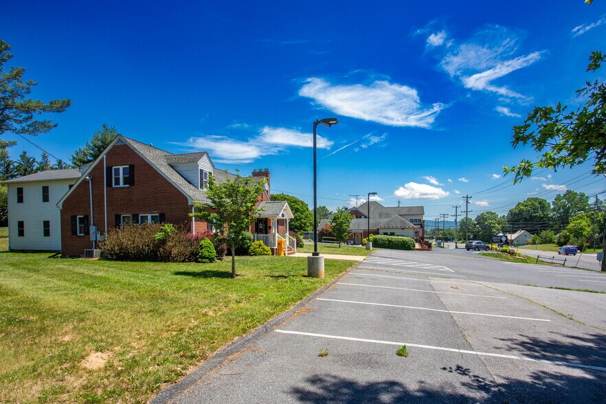 More Photos Of 2352 Jefferson Hwy, Waynesboro Office For Sale