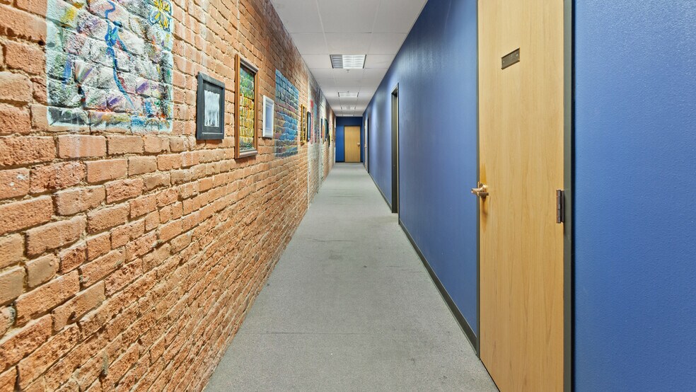 More Photos Of 102 S Victoria Ave, Pueblo Storefront For Sale