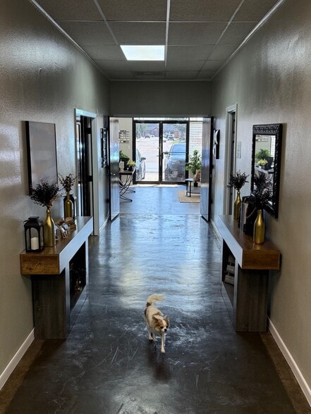 More Photos Of 201 N Winfree St, Dayton Office For Sale