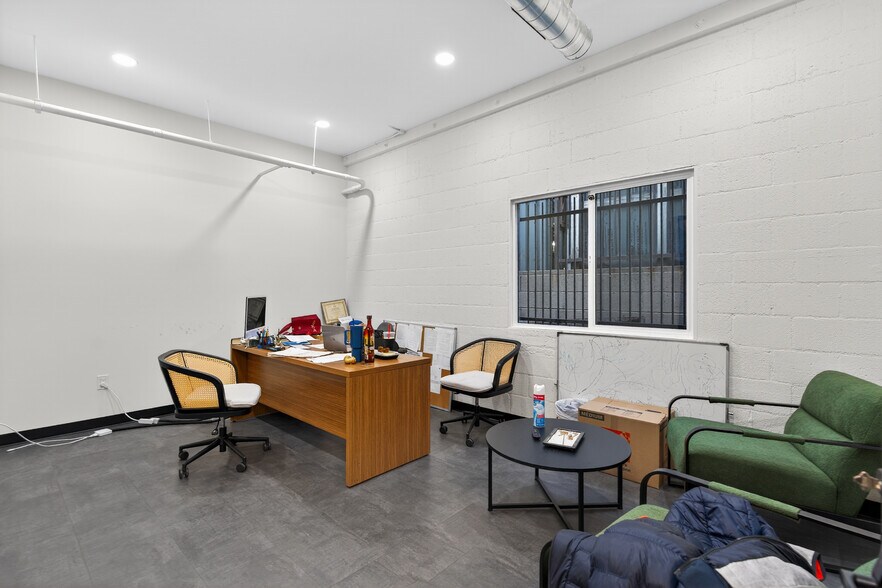 More Photos Of 7225 Fulton Ave, North Hollywood Warehouse For Lease
