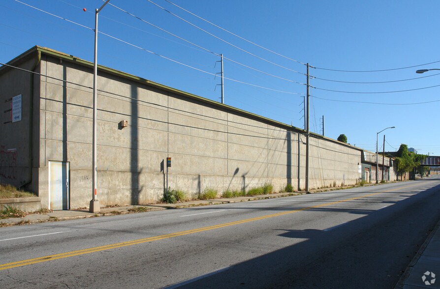 More Photos Of 523 Joseph E Boone Blvd, Atlanta Warehouse For Sale