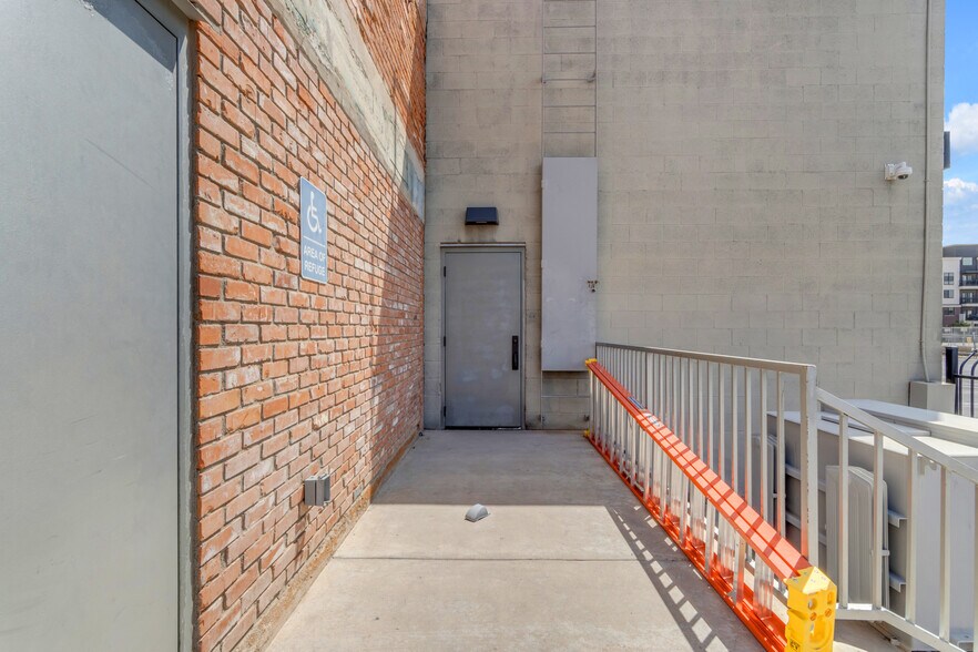 More Photos Of 245 E Jackson St, Phoenix Freestanding For Sale