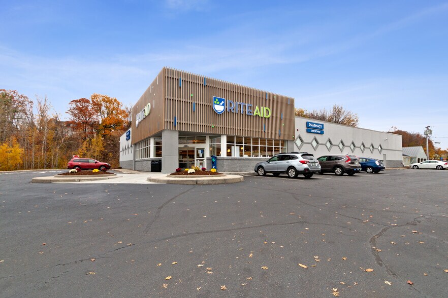 Primary Photo Of 136 Meadow St, Littleton Drugstore For Lease