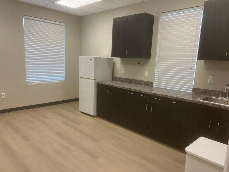 More Photos Of 2572-2578 N Commerce Pky, North Port Medical For Lease