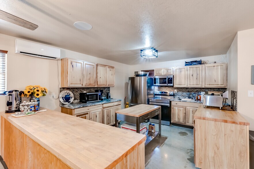 More Photos Of 200 King Ranch Rd, Gatesville Specialty For Sale