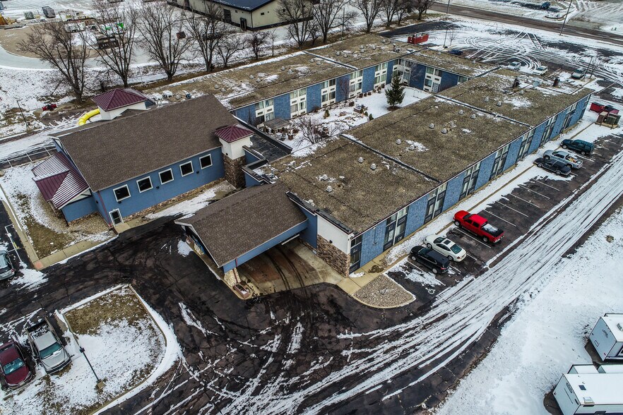 More Photos Of 3200 W Russell St, Sioux Falls Hotel For Sale