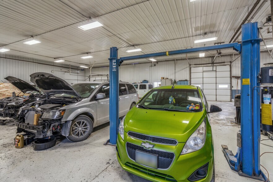 More Photos Of 2326 N Main St, Osceola Auto Repair For Sale