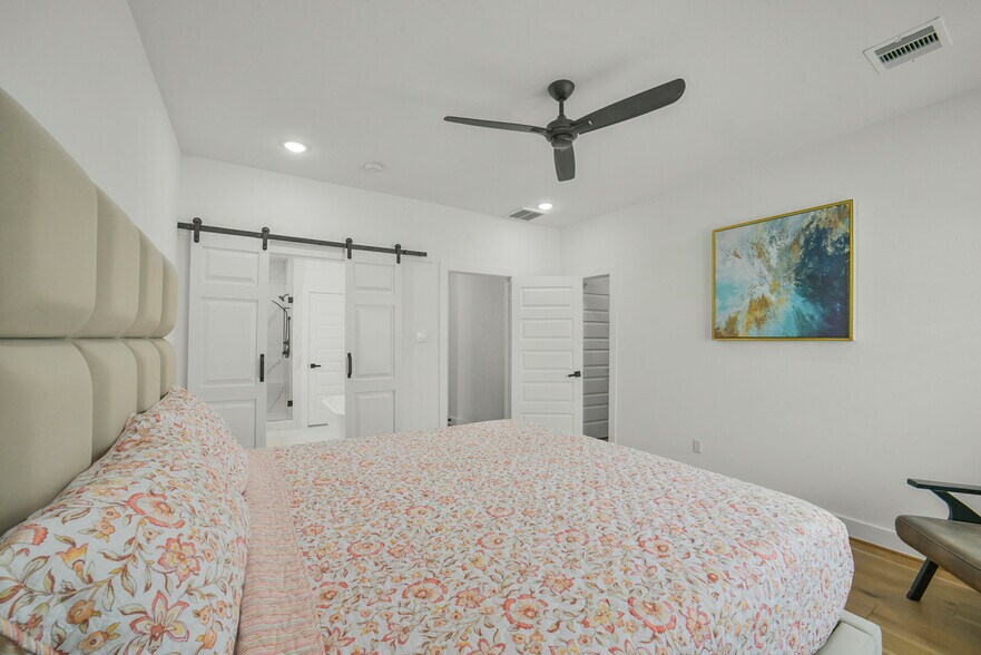More Photos Of 316 Thornton Rd, Houston Apartments For Sale