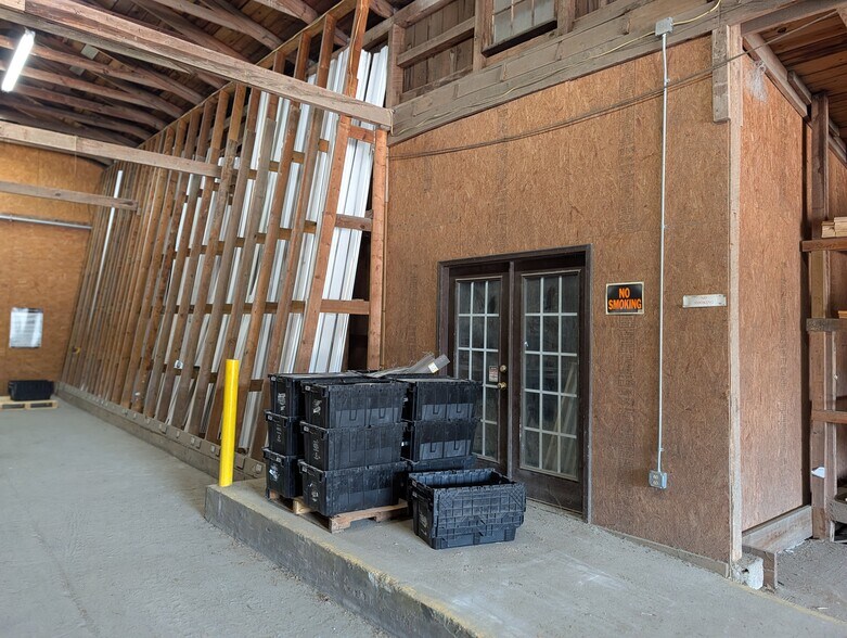 More Photos Of 612 Ball Street, Perry Storefront Retail Office For Sale