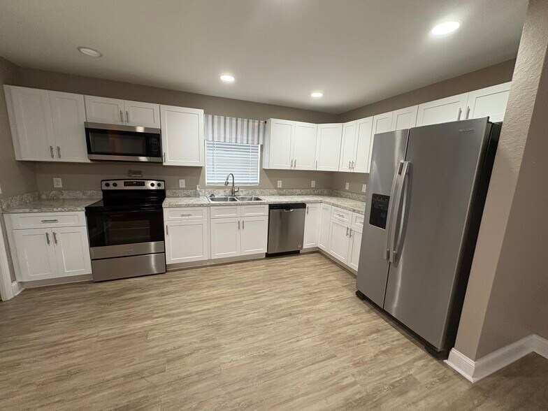 More Photos Of 640-650 E Grapefruit Ave, Lake Alfred Specialty For Sale