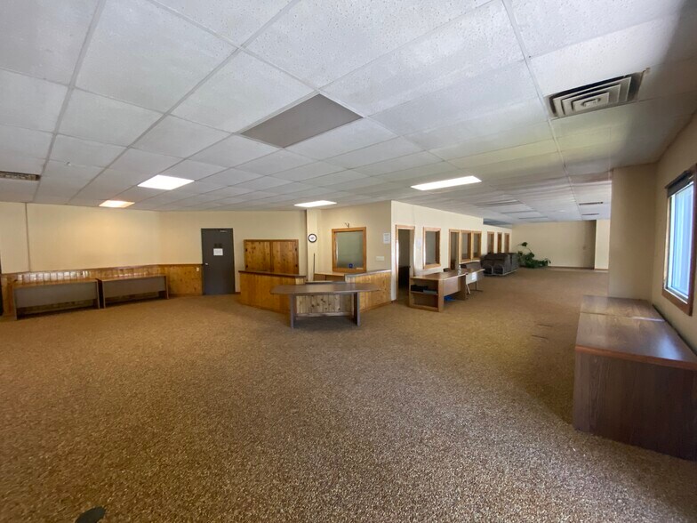 More Photos Of 112 Squires Rd, North Clarendon Auto Dealership For Sale