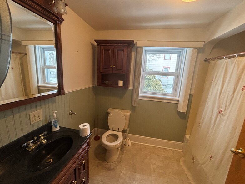 More Photos Of 845 Water St, Northumberland Medical For Sale