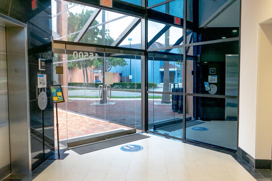 More Photos Of 15500 New Barn Rd, Miami Lakes Loft Creative Space For Lease