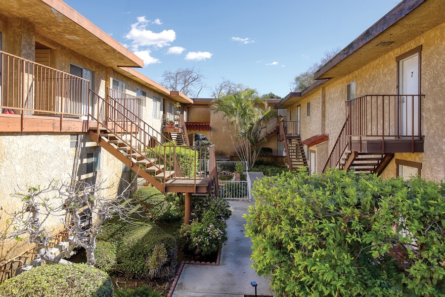 More Photos Of 7959 Bright Ave, Whittier Apartments For Sale