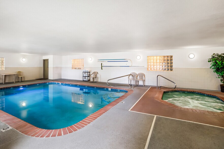 More Photos Of 501 Three Rivers Dr, Kelso Hospitality For Sale