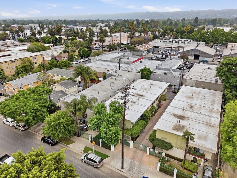 More Photos Of 14716-14722 Delano St, Van Nuys Multifamily For Sale