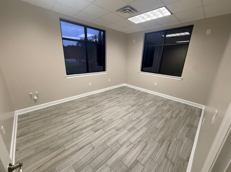 More Photos Of 202 Industrial Blvd, Sugar Land Loft Creative Space For Lease