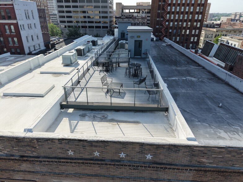 More Photos Of 60 S Front St, Memphis Storefront Retail Office For Lease