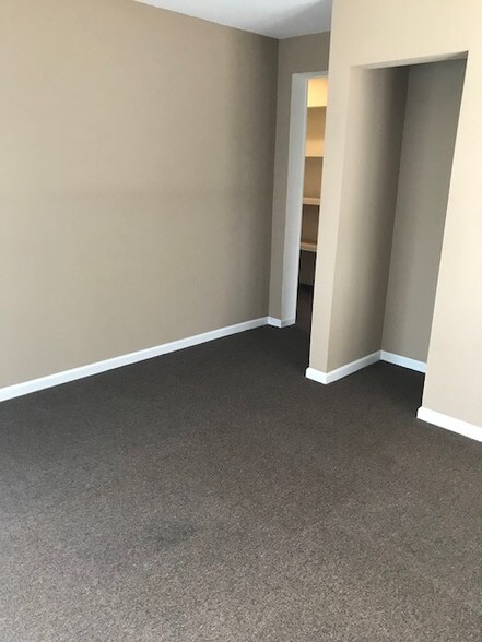 More Photos Of 498 South Ave, Tallmadge Storefront Retail Office For Lease