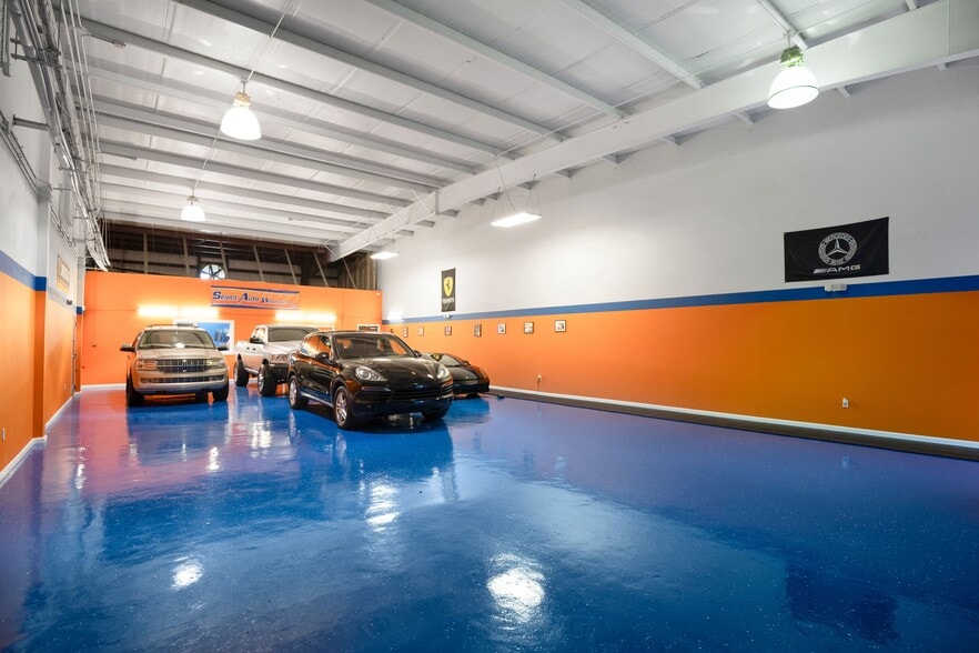 More Photos Of 2350 Us-17-92, Longwood Showroom For Sale