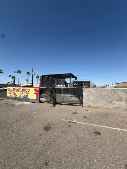 More Photos Of 4318 W Glendale Ave, Glendale Auto Repair For Lease
