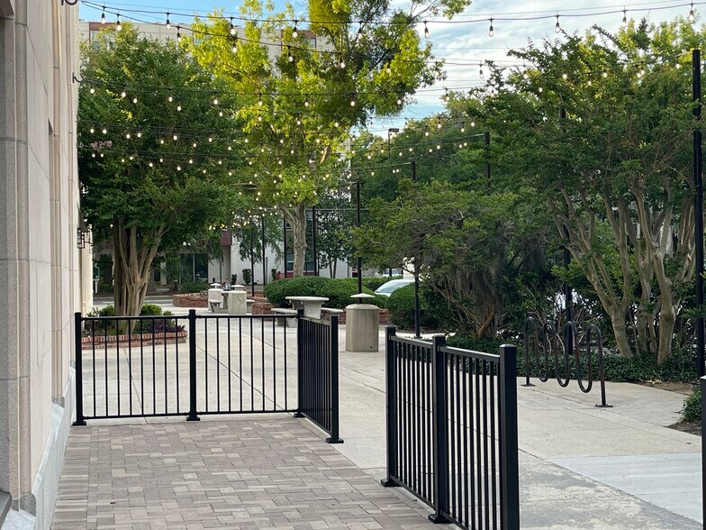 More Photos Of 408 W University Ave, Gainesville Office Residential For Lease