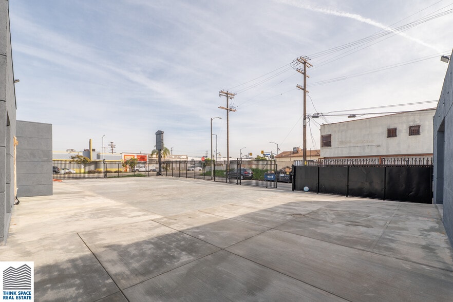 More Photos Of 4900 Washington Blvd, Los Angeles Warehouse For Lease