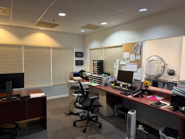 More Photos Of 3300 Olney Sandy Spring Rd, Olney Medical For Lease