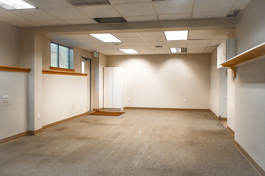 More Photos Of 1110 N Center Pky, Kennewick Office For Lease