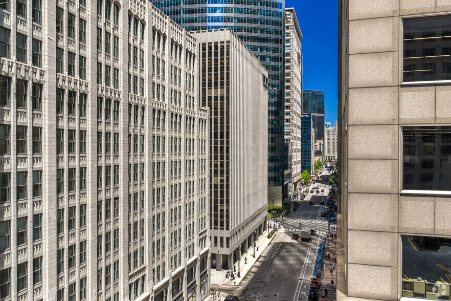 More Photos Of 311 W Monroe St, Chicago Coworking Space