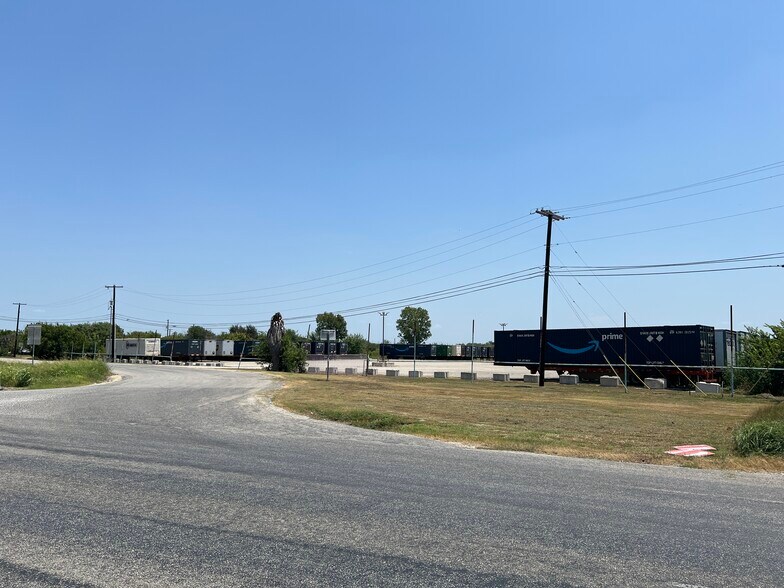 More Photos Of 8197 Old Bastrop Rd, New Braunfels Land For Lease