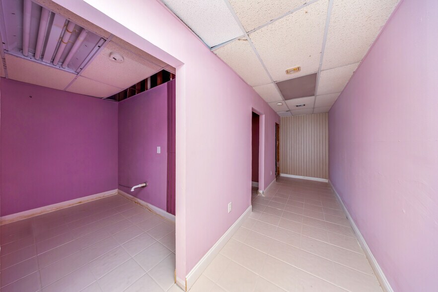 More Photos Of 159 NW 36th St, Miami General Retail For Lease