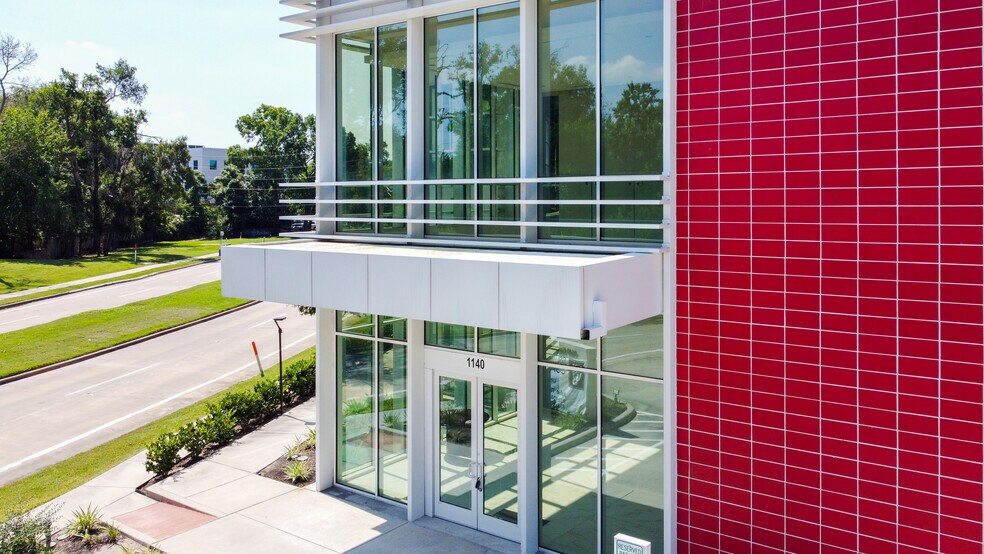More Photos Of 1140 Enclave Pky, Houston Medical For Sale
