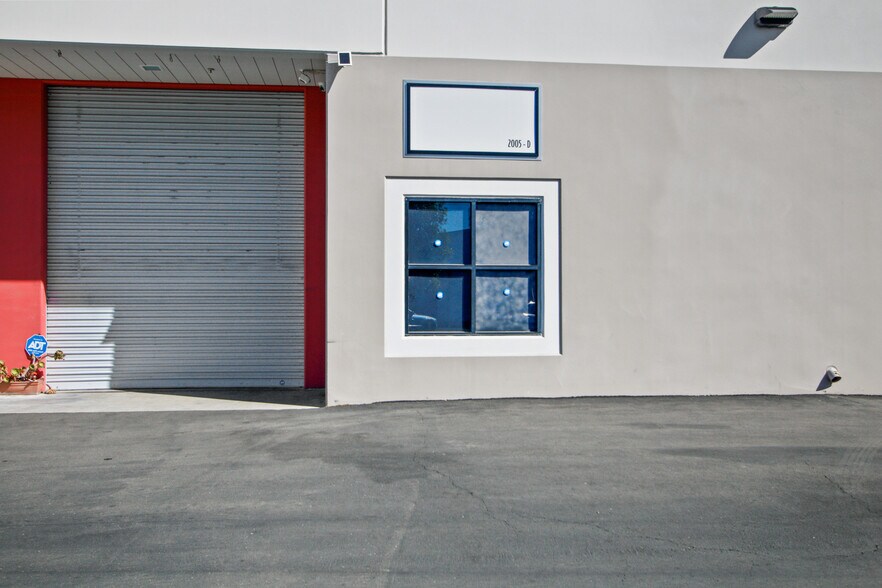 More Photos Of 2005 Raymer Ave, Fullerton Warehouse For Lease
