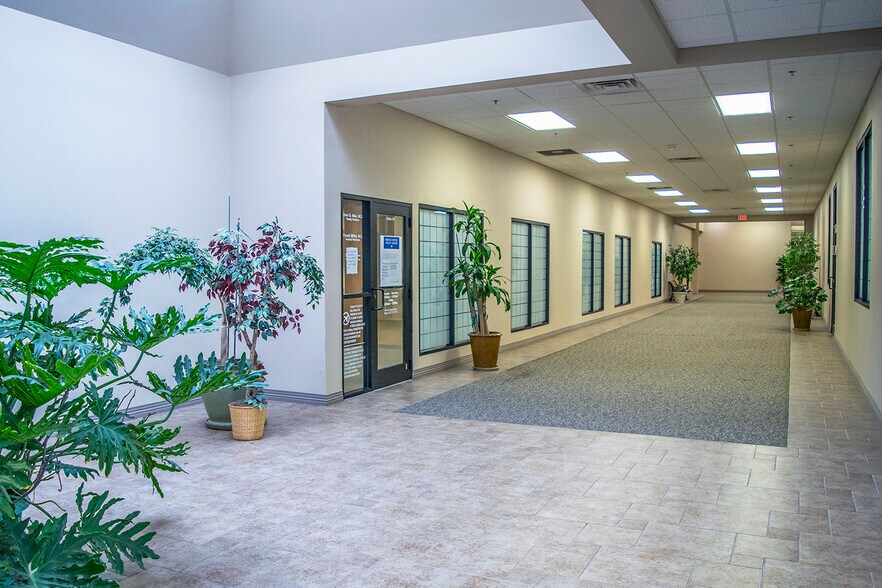 More Photos Of 3801 50th St, Lubbock Unknown For Lease