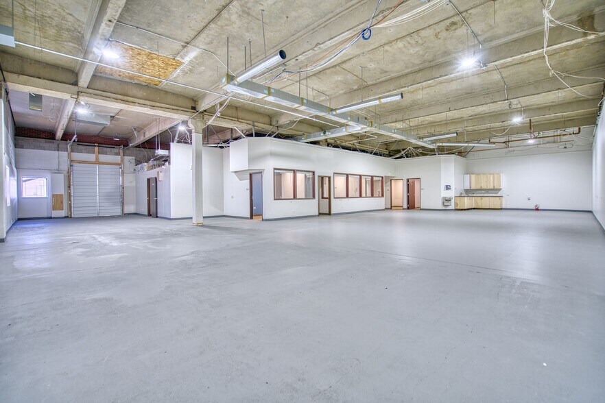 More Photos Of 2590 W 2nd Ave, Denver Flex For Sale