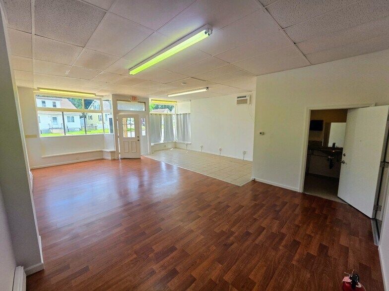 More Photos Of 1125 Prospect St, Ewing Storefront Retail Residential For Lease