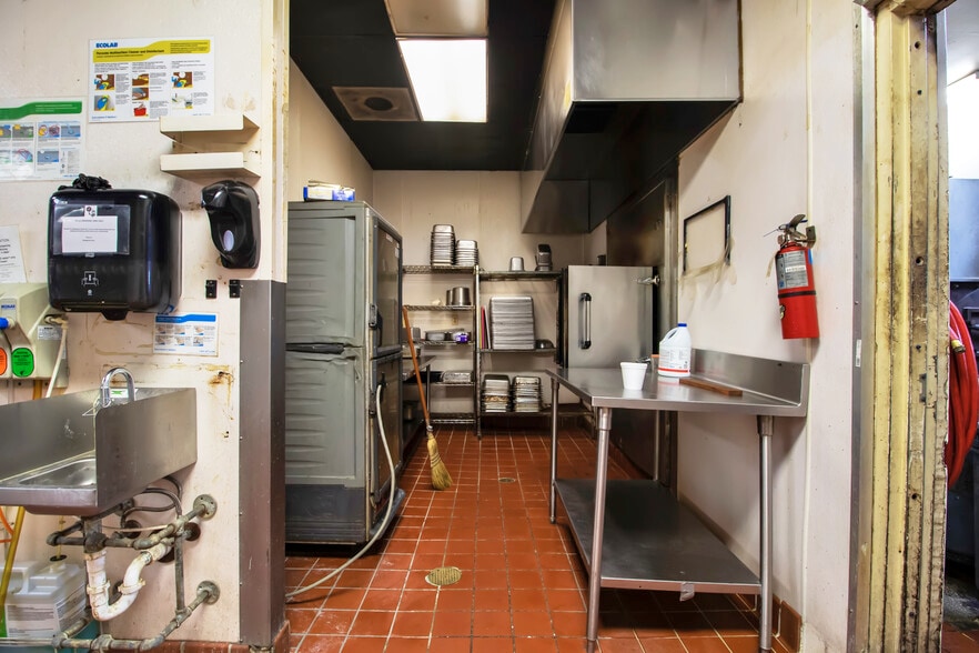 More Photos Of 1152 Tamiami Trl, Port Charlotte Restaurant For Sale