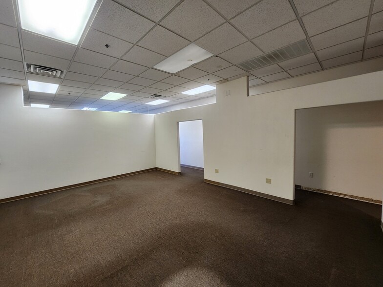 More Photos Of 1231 E Basin Ave, Pahrump Restaurant For Lease