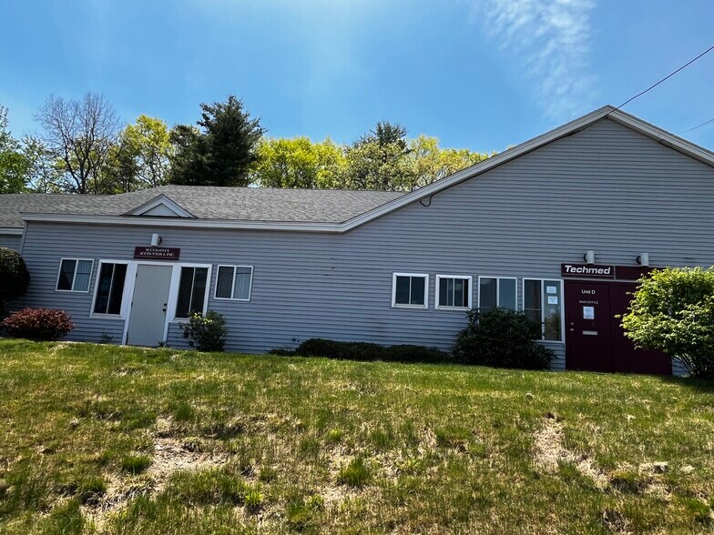 More Photos Of 114 Perimeter Rd, Nashua Light Distribution For Lease