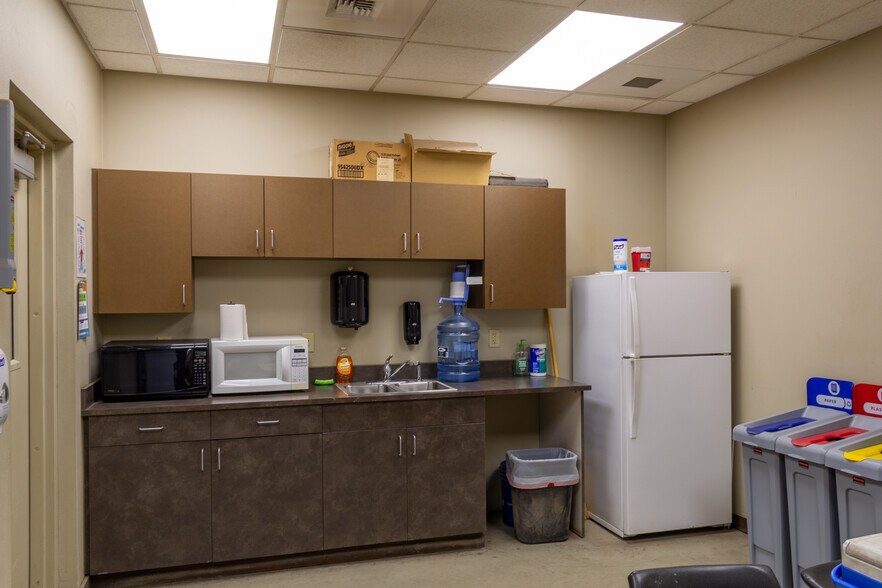 More Photos Of 3860 Helberg Dr, Helena Service For Lease