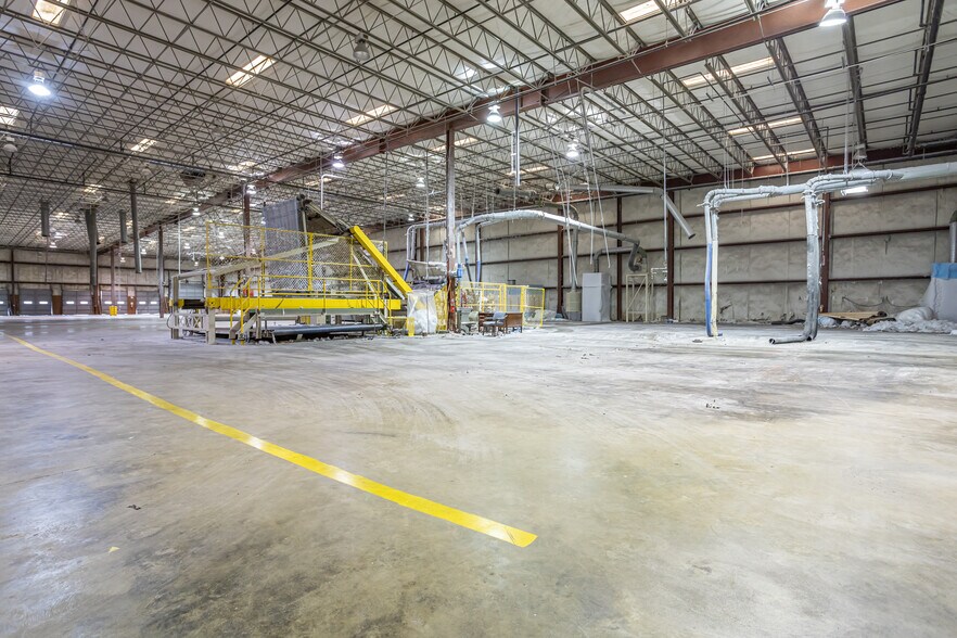 More Photos Of 601 McDuffie Ave, Selma Warehouse For Lease